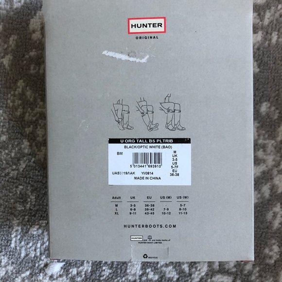 New in box Hunter Boot Inserts. Black - Picture 2 of 2